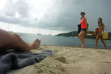 Nézte, ahogy mostohaanyja megbassza a testvérét, a nővére porno film magyarul úgy döntött, hogy csatlakozik.