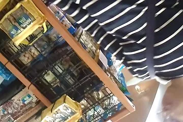 A kanos nővére porno film magyarul alkalmanként szereti szopni a bátyját.