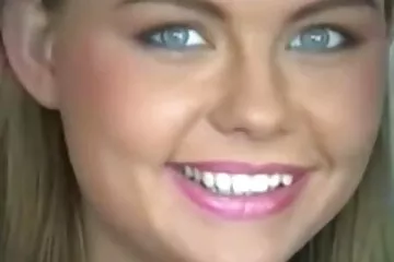 Anya hagyta, hogy porno filmek teljes magyarul a fia a seggébe dugja.