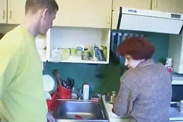Egy rokon majdnem elszakította mostohatestvére análisát, pornó filmek magyarul teljes miután rajtakapta a maszturbálást.